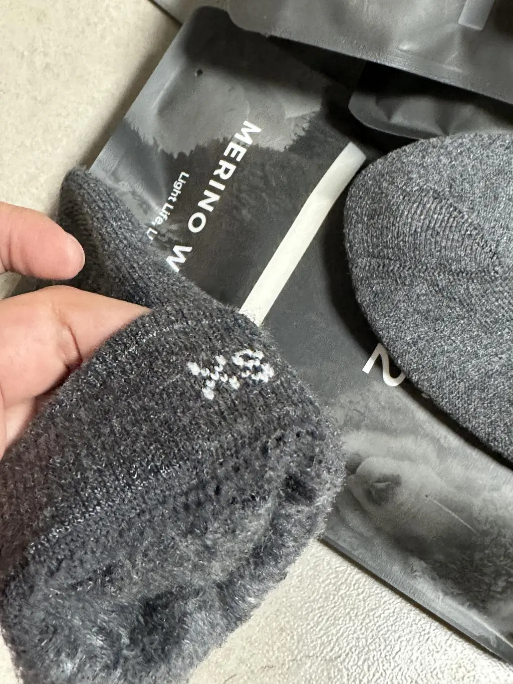 두툼하고 부드럽고 짱짱해서 너무 좋아요. 혹한기 대비 구매했어요