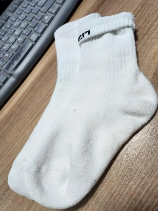 양말 밑면이 두툼하고 신었더니 넘 편하고 따뜻해요
