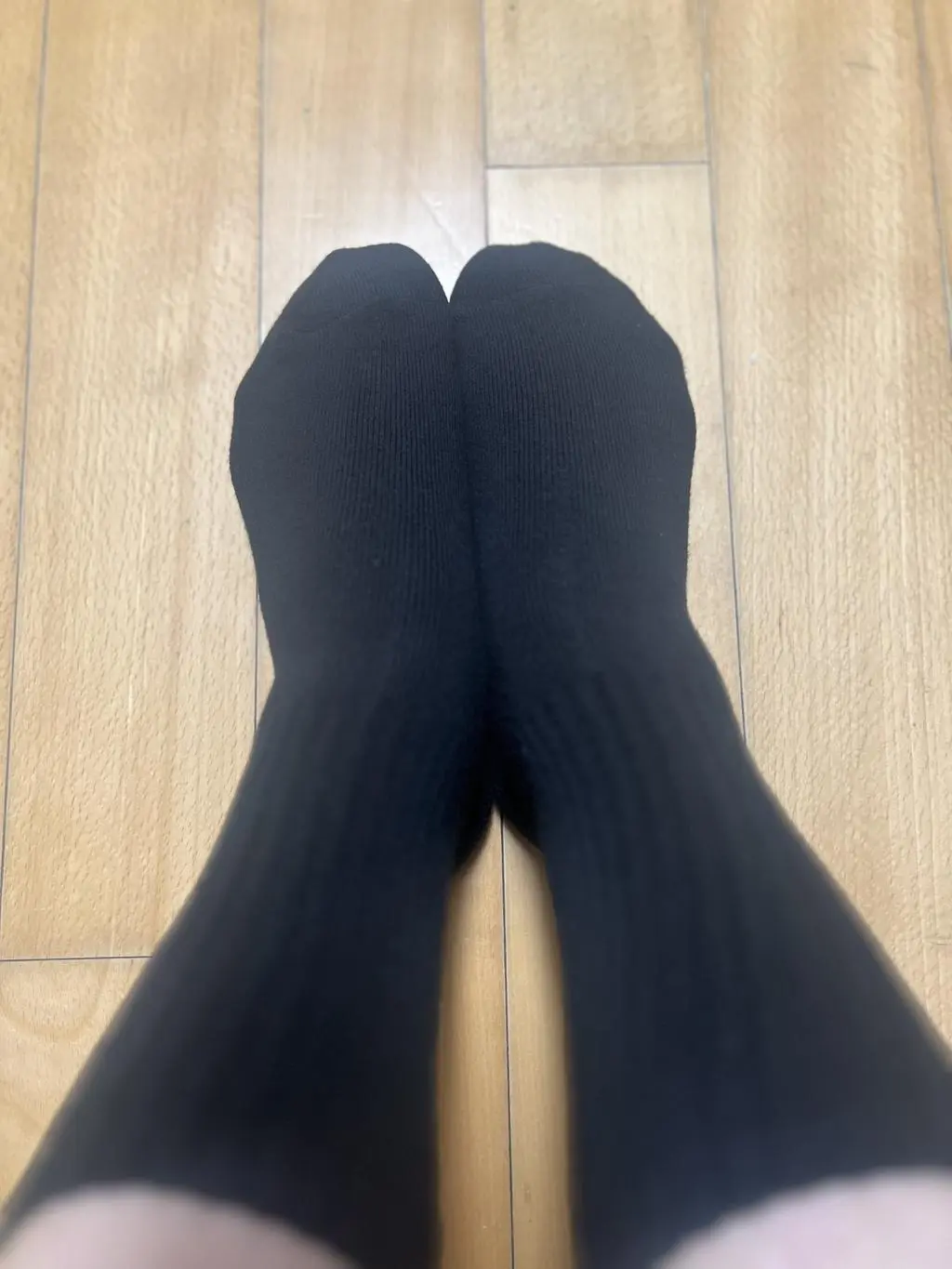 인스타 광고 보고 반신반의하다가 블프세일하길래 구매해봤어요 저는 웜 기모 데일리삭