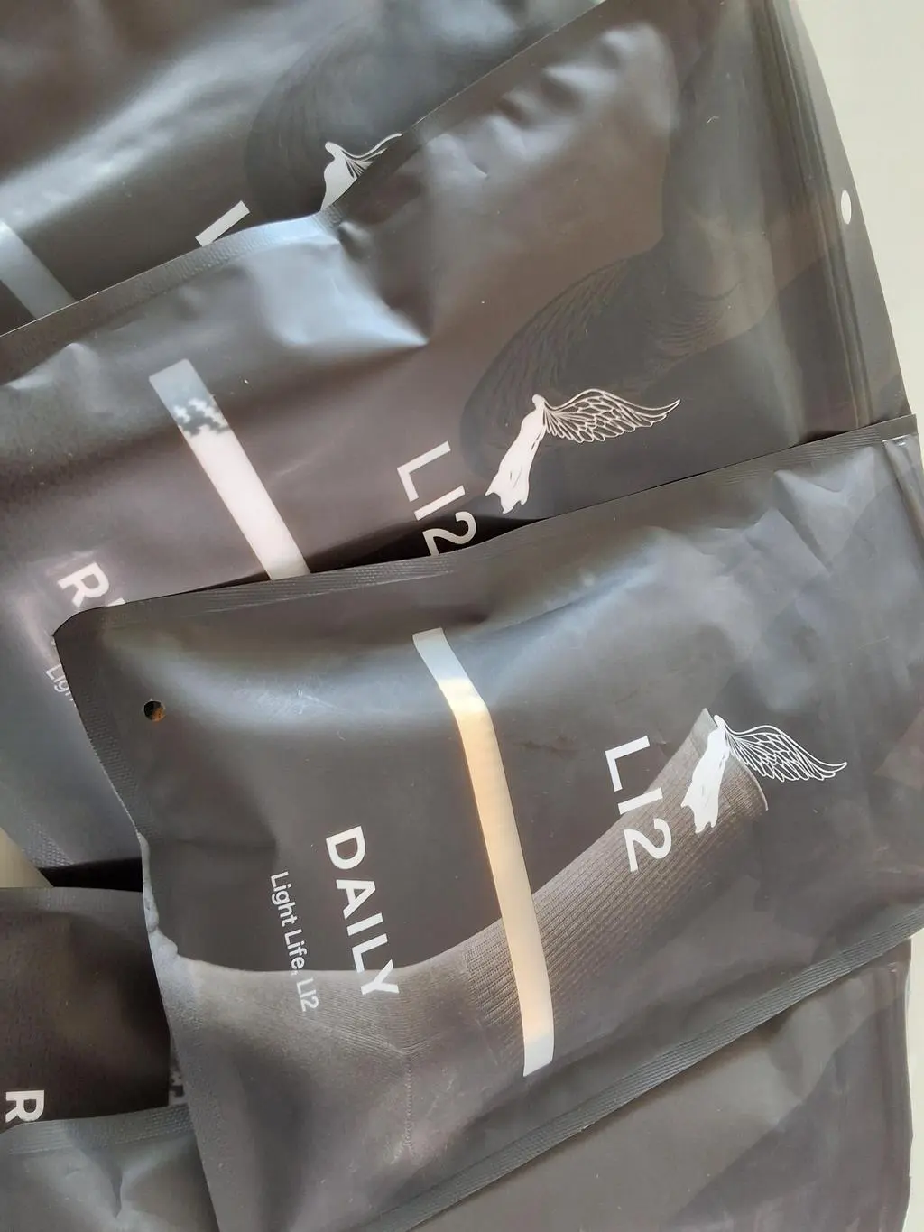 다른 양말들과 다르게 쫀쫀함이 좋아 너무 만족스러워요