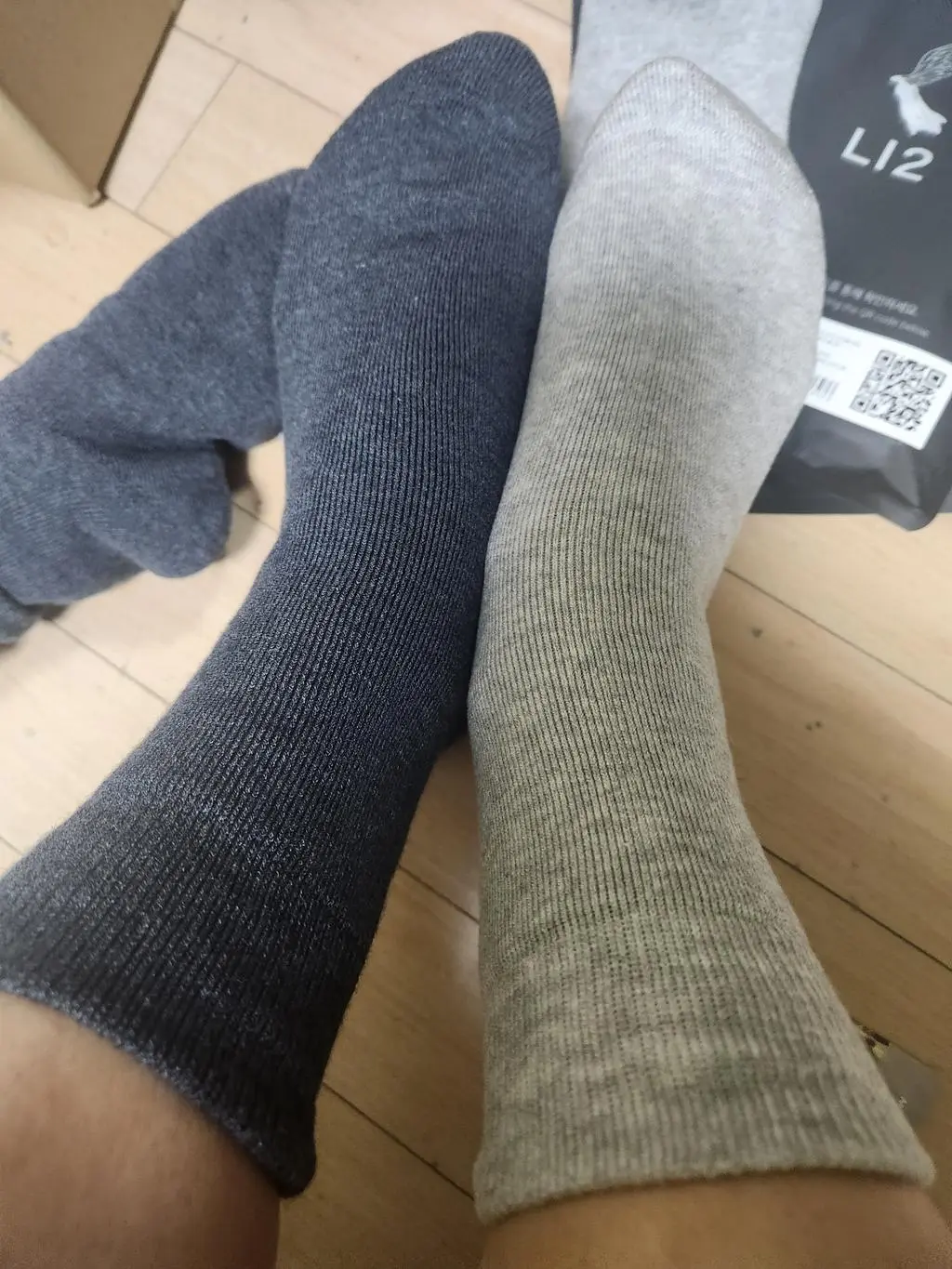 기모 라인 신다가 궁금해서 또 구매했고 발이 늘 차가운 저에겐 너무 따뜻하고 부드럽고