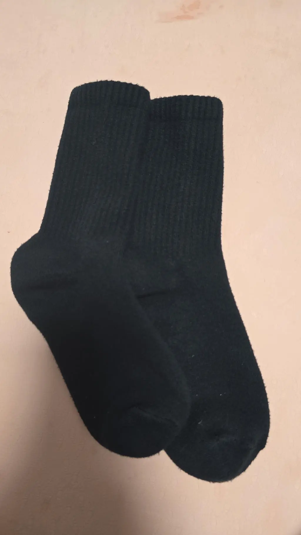 평생 신고싶어지는 양말입니다. 블랙은 필수.