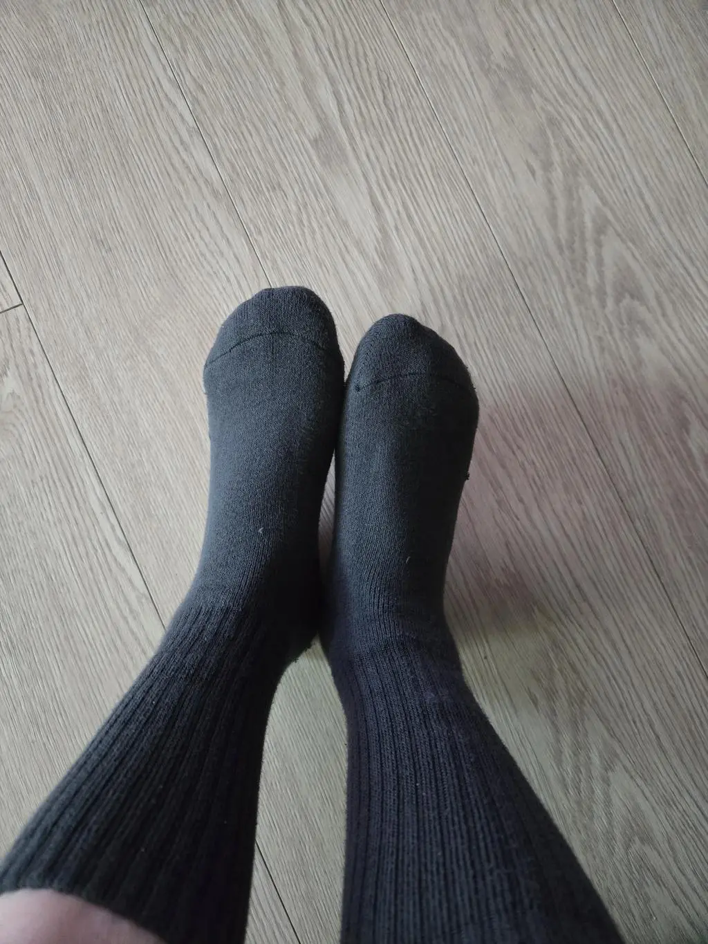 오랫동안 걷다보면 발이 아파서 힘들었는데 크루 삭스는 발바닥이 도톰해서인지 힘든지