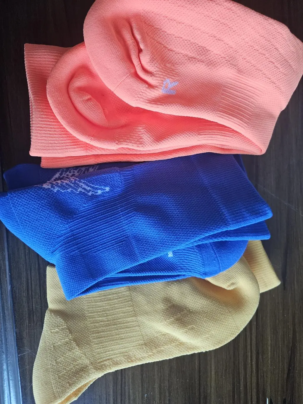 러닝삭스는 신어보고 재구매했어요. 자꾸 딸이 신고 나가서 제거 구별하는 색샀는데 기