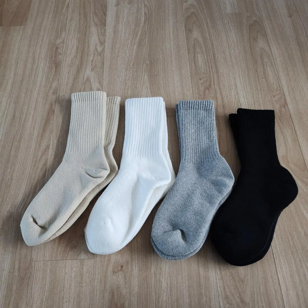 기모가 부드럽고 정말 두툼합니다. 북해도 여행용으로 구입했는데 데일리하게 신기에도