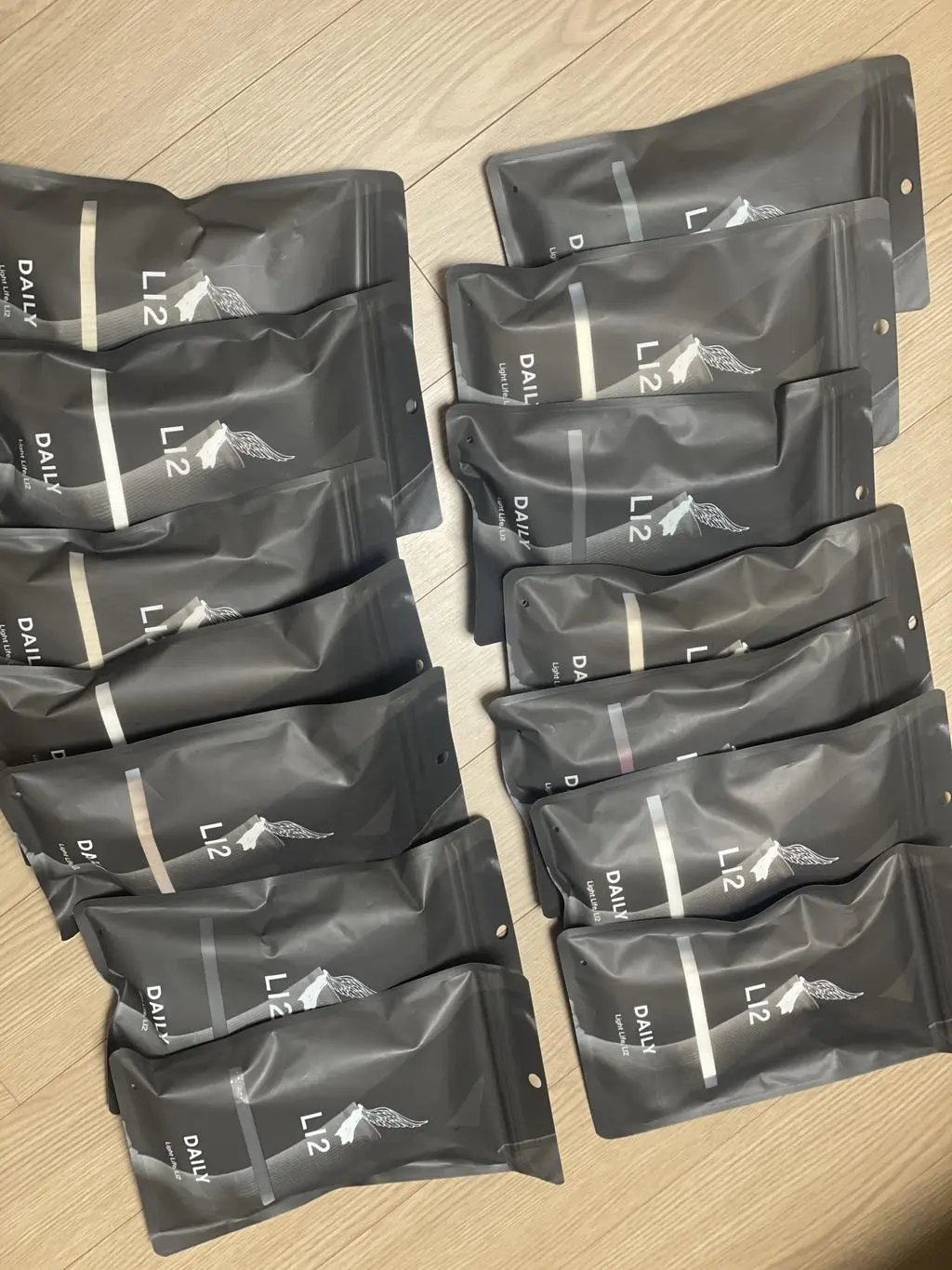 오 정맣 인생득탬 양말이네요! 발을 잡아주는 쫀쫀?함이 정맣 디릅니다. 부풀 없이 오래