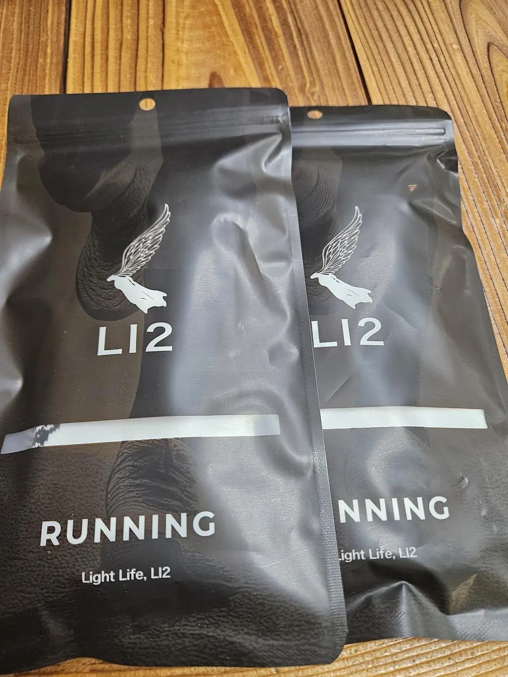 운동하면서 다양한 운동 양말을 착용해봤는데 이거만한게 없습니다. 부드럽고 끼지도 않