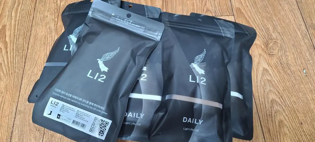 겨울오면 발가락 시려 신경이 쓰여요. 리투양말을 알게되어 구매했어요.이틀째 신고있어