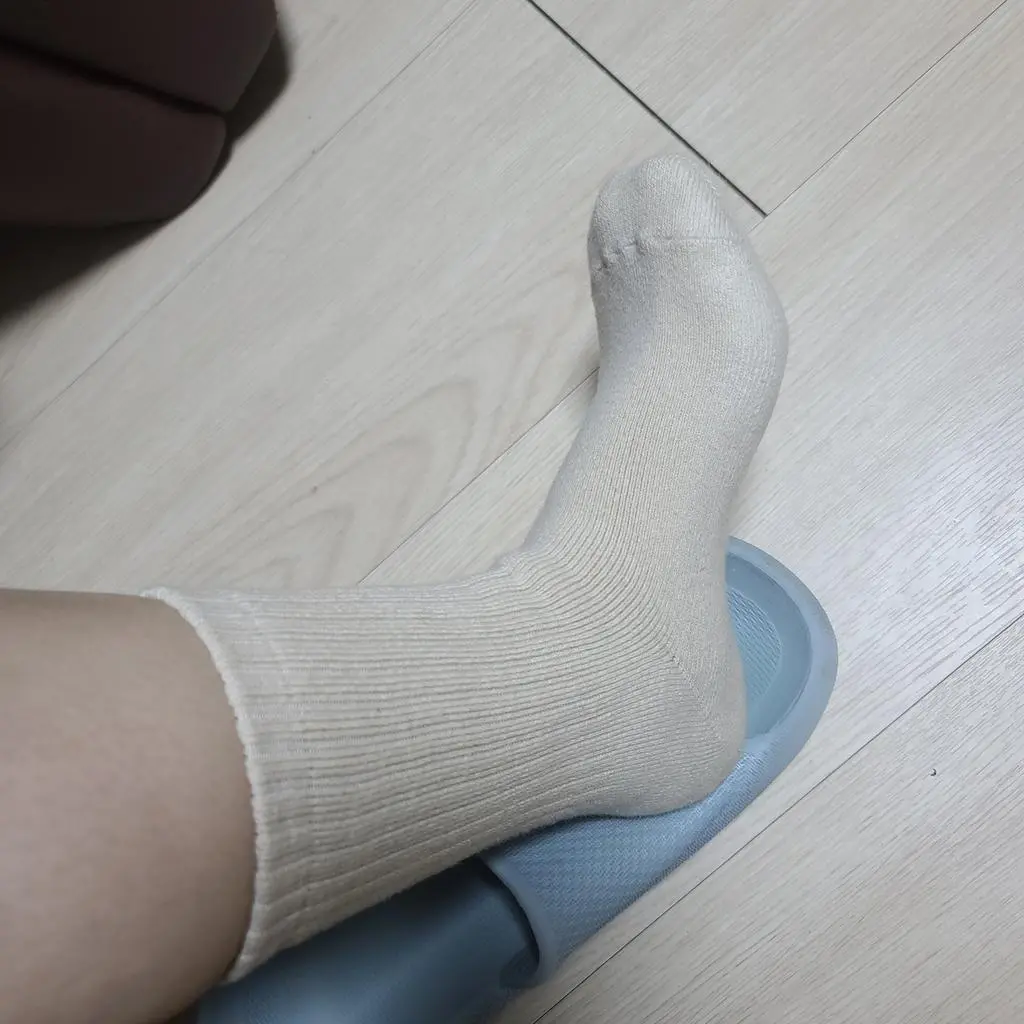 저는 원래 양말을 신으면 답답해서 겨울에도 양말을 신지못했는데 수기가 좋아 제꺼하나