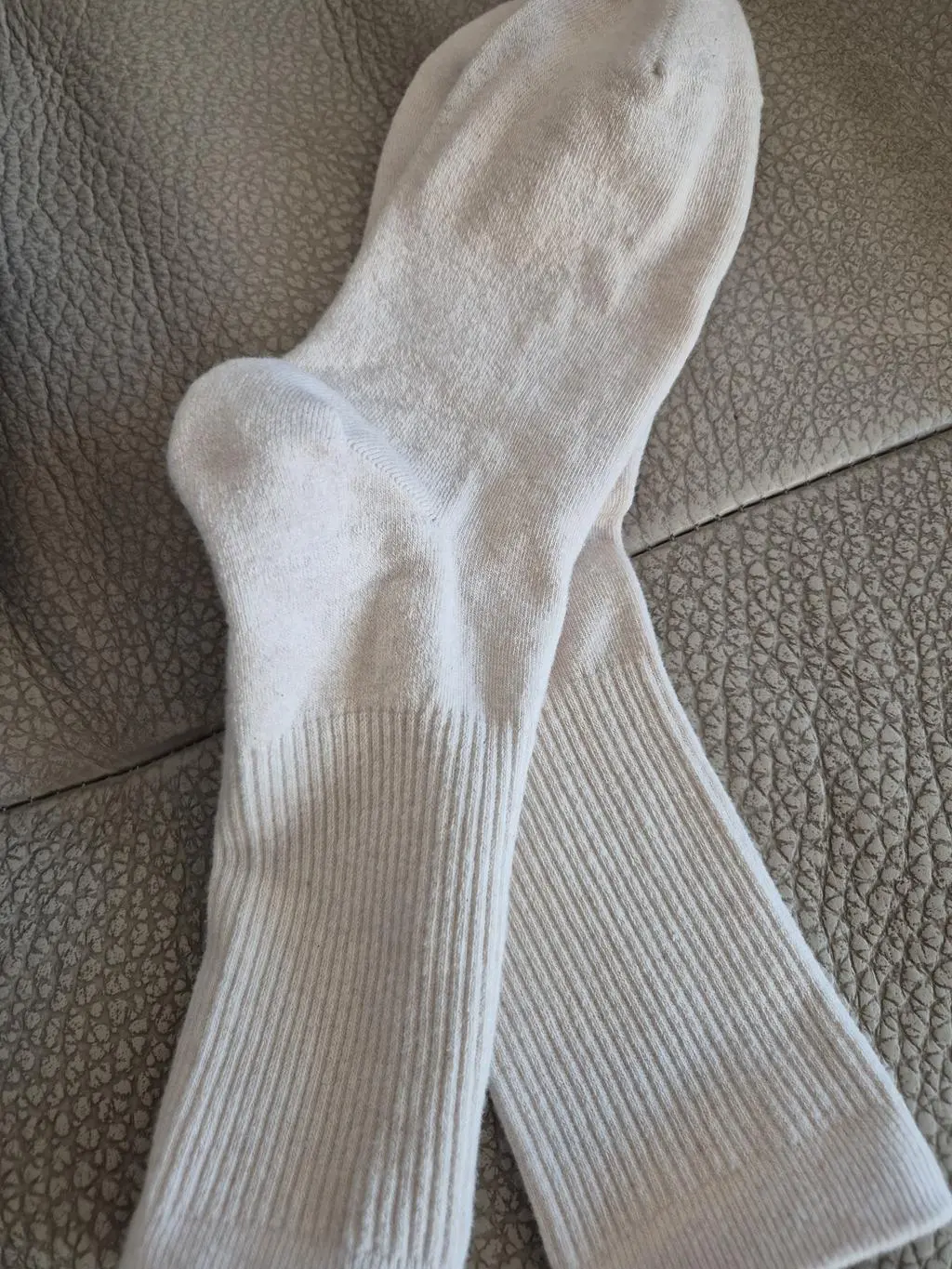 땀이 많은 아이.발냄새가 심해서 양말을 고르는데도 신중해요.속는셈치고 시켜보았는데