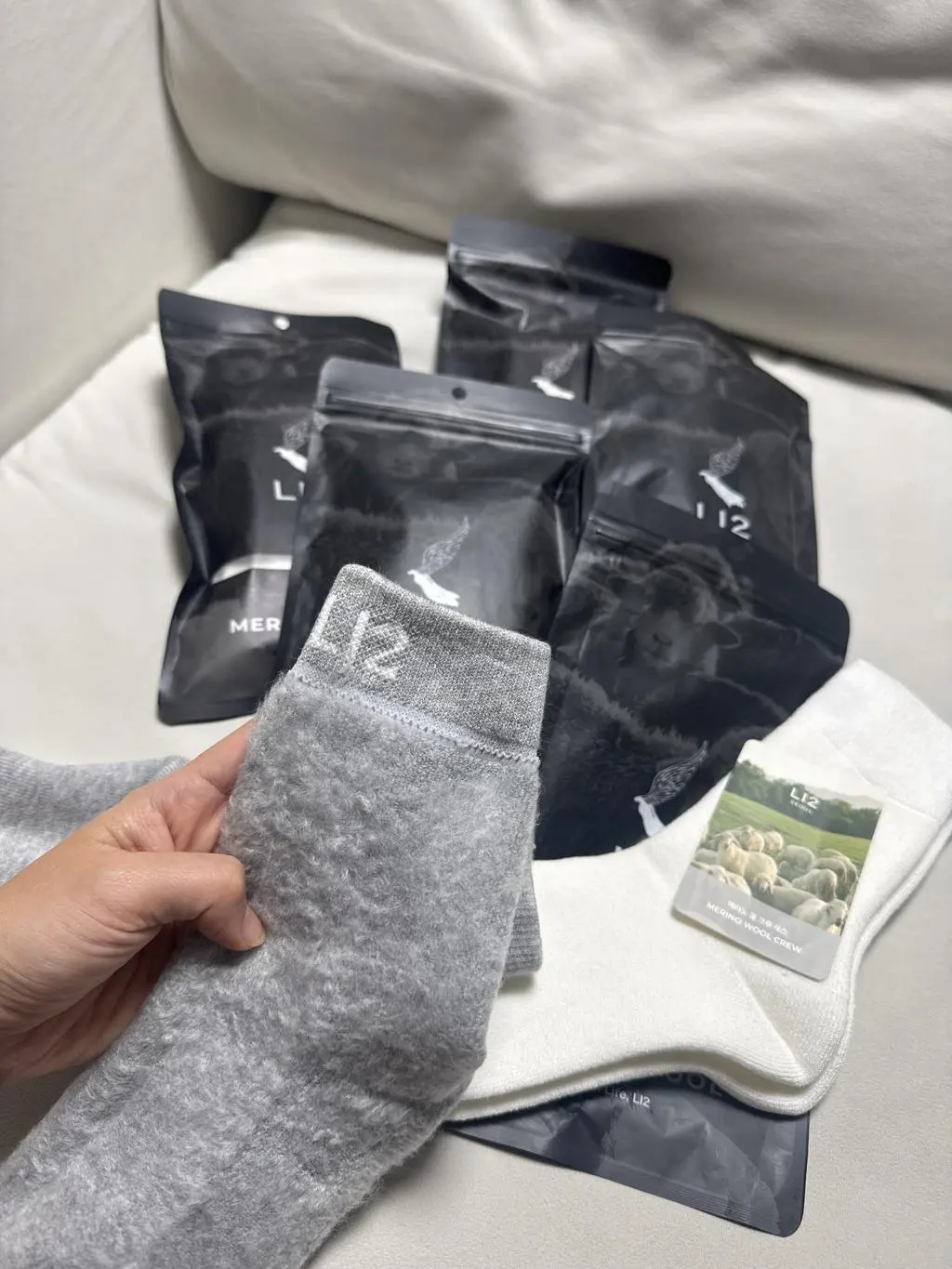 꺌뱔로 소장~완젼 따숩고 풋크림 듬뿍 바르고 신어도 하루종일 발이 뽀송뽕송하니~기분