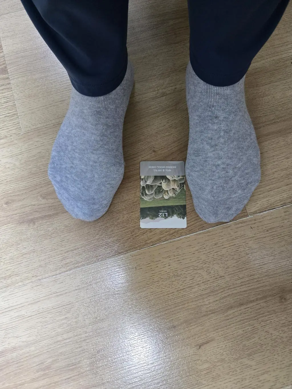 처음 제품받아 만져보았을때 꽤 두텁다고 생각했는데 막상 착용해서 신발을 신어보니 두