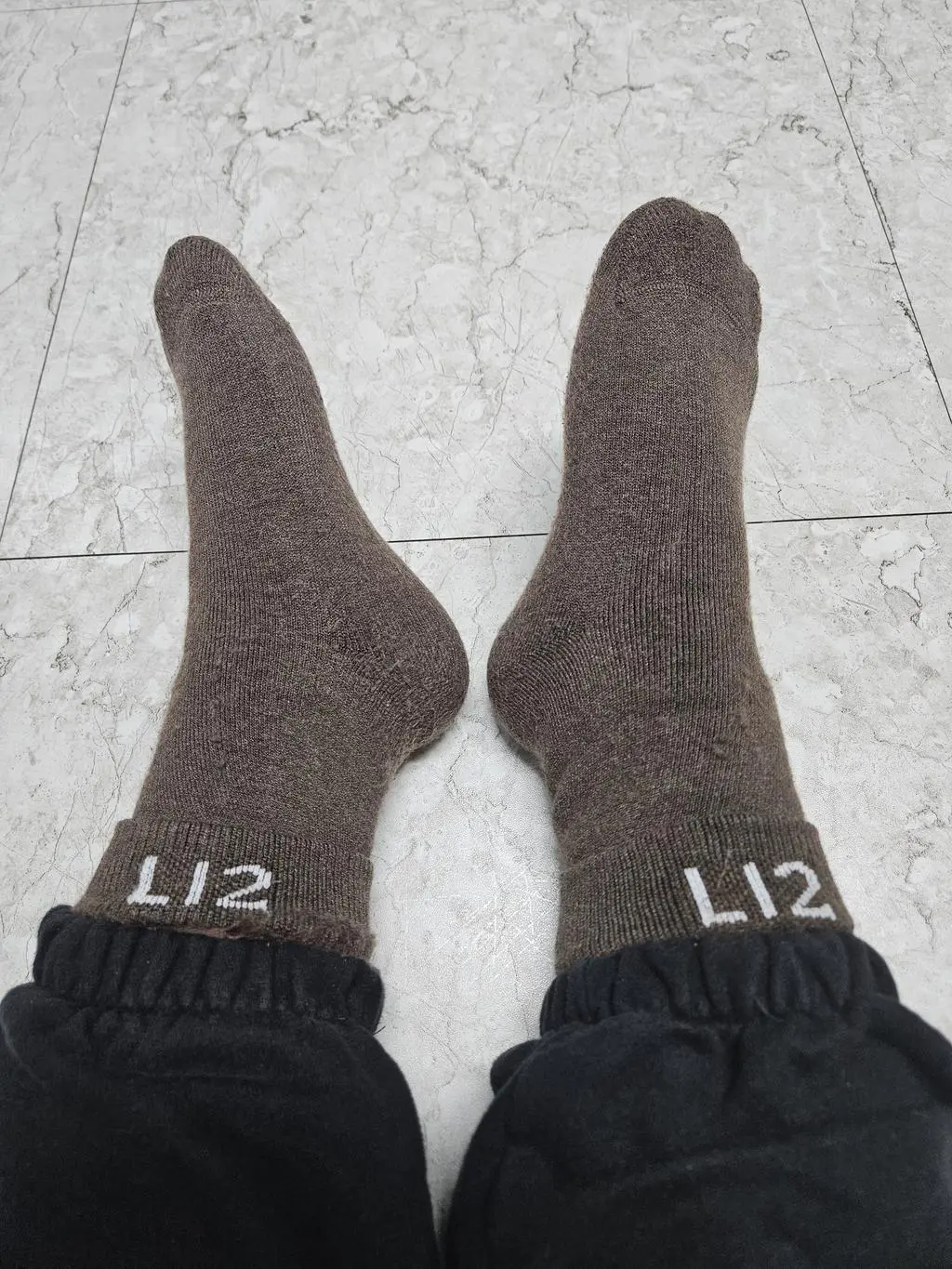 요고 요고 너무 따스함에다가  폭신한 그리고 발도 안아프고 넘 잘만든거같아요^^* 몇일