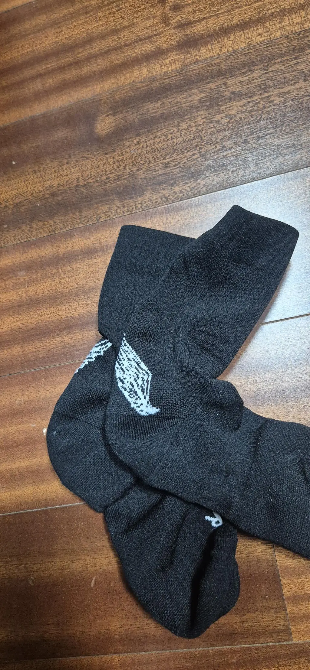 다른 러닝 양말도 신어봤는데  리투 양말 신고 더 오래 편하게 뛰었어요. 발을 잡아주면