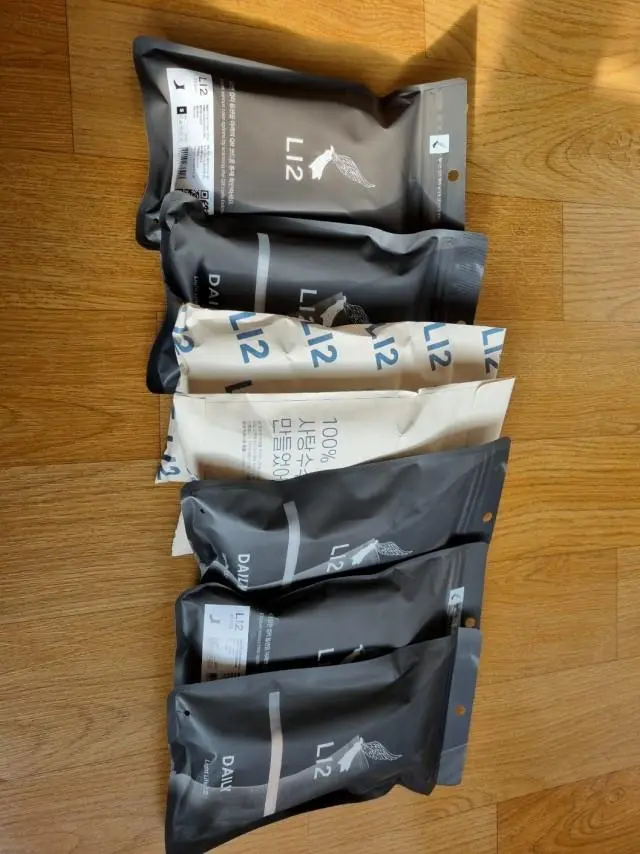 배송이나 포장상태도 너무 좋고 양말이 폭신해서 너무 좋아요:)
