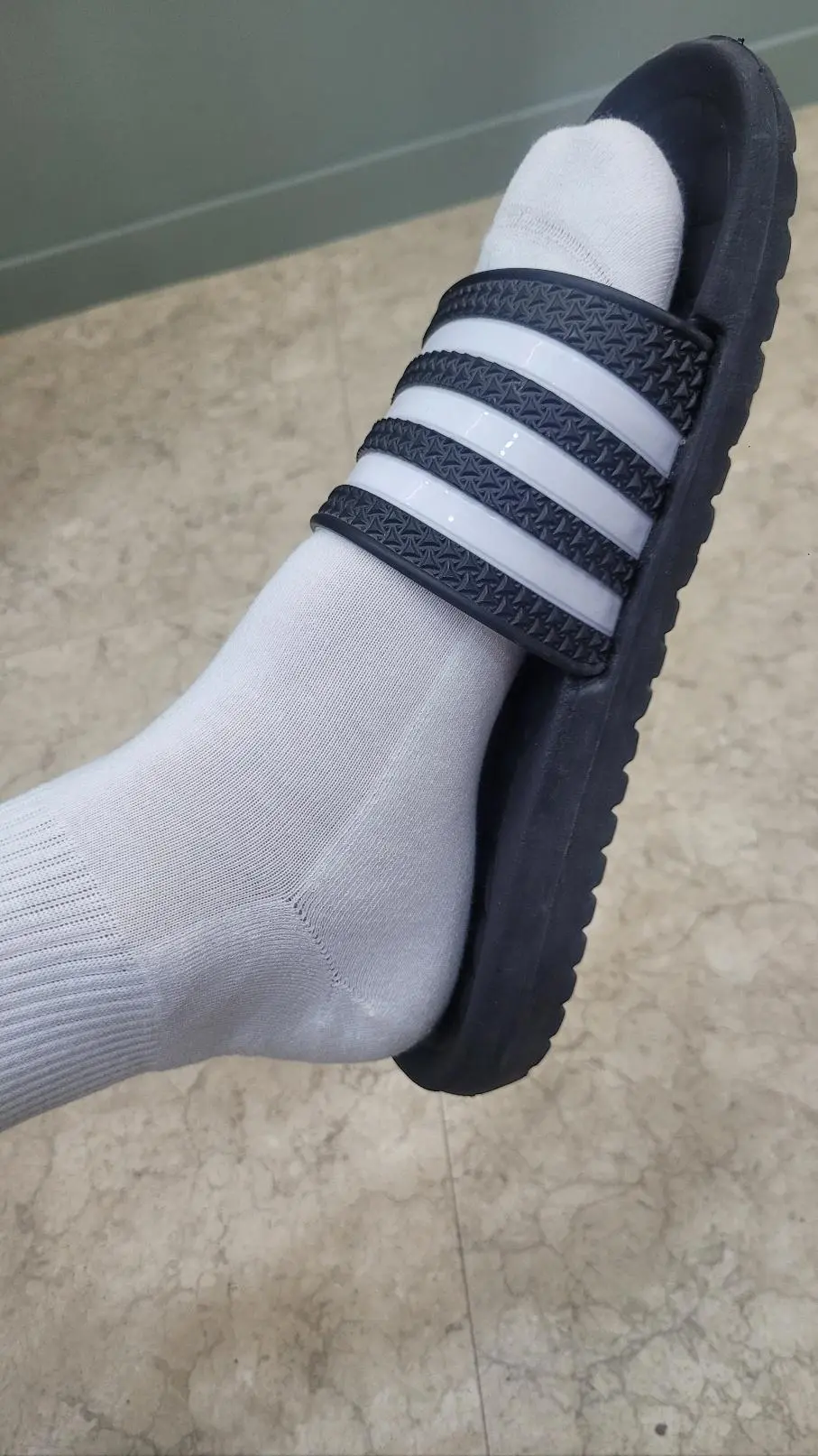 제꺼 신고 좋아서 남편것도 구매~
