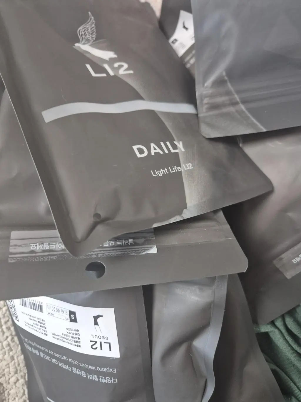 겉보기와 달리 따뜻해요. 좋습니다. 