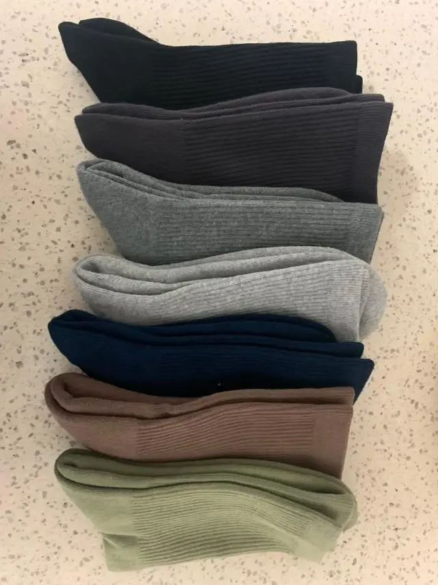 이 노래가 생각나는군요. 내 양말 뽀송뽀송 내 양말 아침에 내가 꺼내논 에어삭스 신고