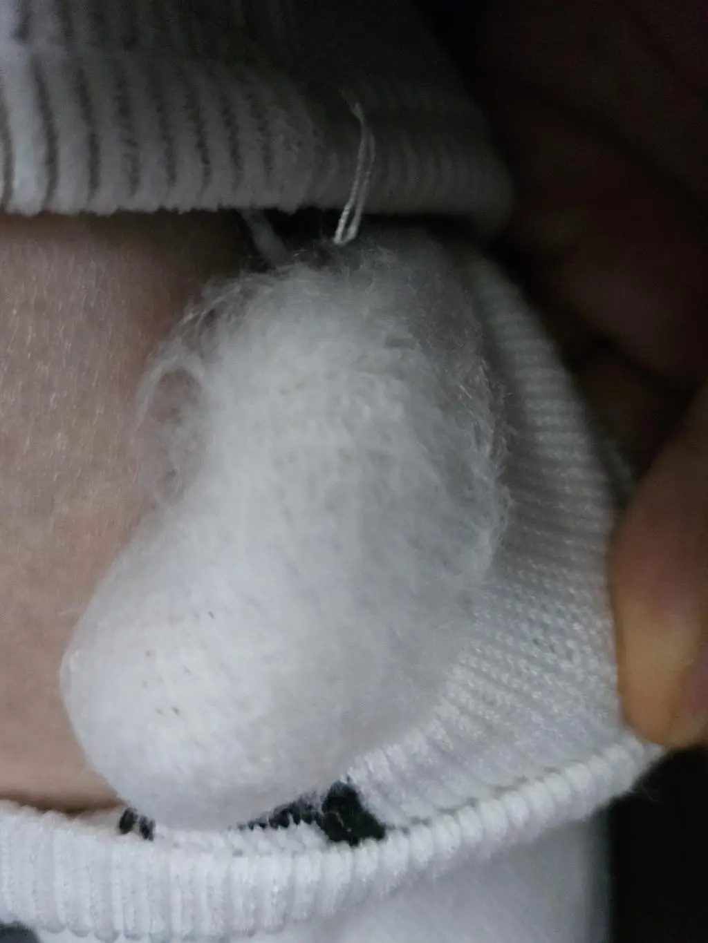 넘넘 따뜻하고 좋아요 보들보들 촉감이 최고네요 울삭스 전에 겨울버전 신었었는데 더 