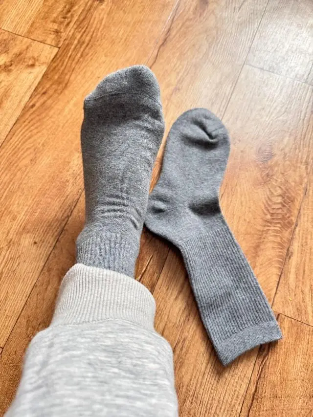 양ㅁㄹ이 짱짱하고 소재도 고급스러워 보입니다 색상도 고급스런느낌~아직 신고 나가보