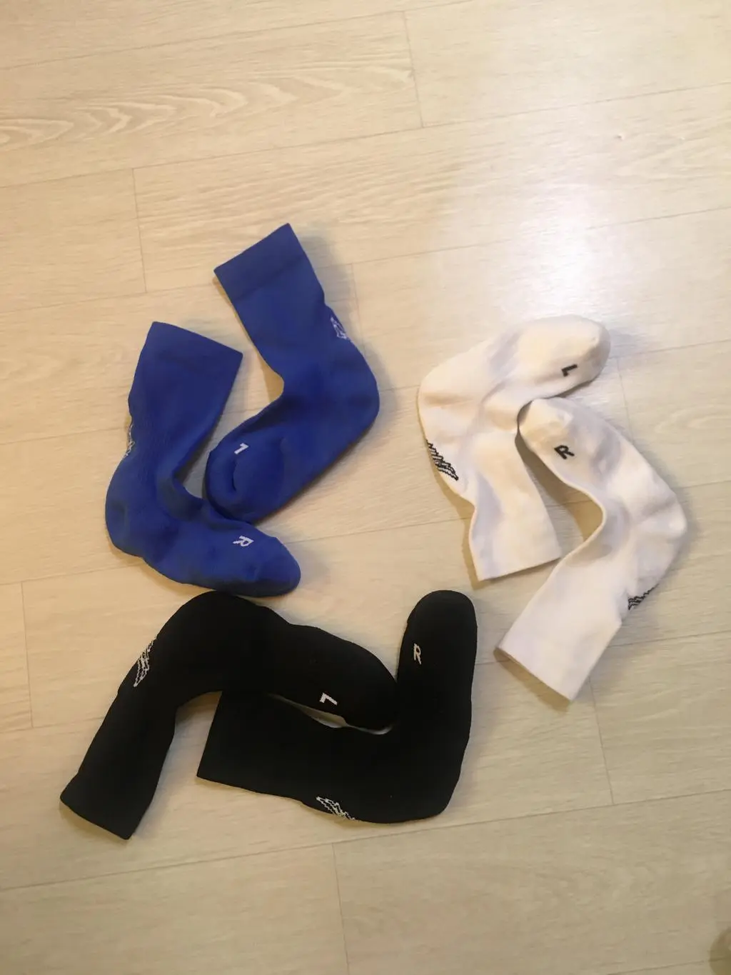 런닌에 빠진 초보,,,, 잘 신고 있어요. 
