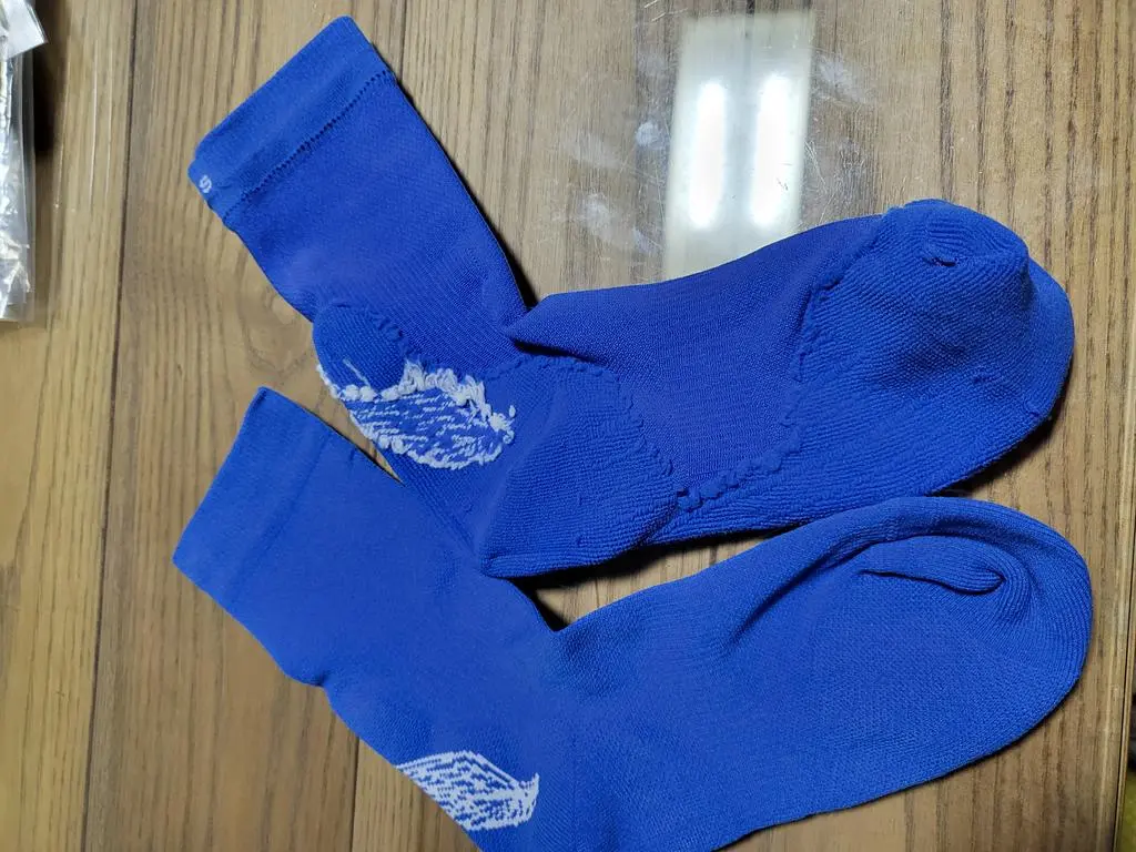 다른 종류의 양말 구매하면서 알게되어 같이 구매했는데 아직 사용전이지만 발바닥의 안