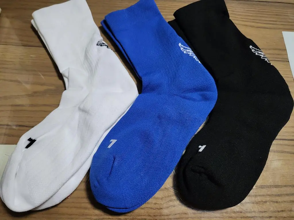 다른 종류의 양말 구매하면서 알게되어 같이 구매했는데 아직 사용전이지만 발바닥의 안