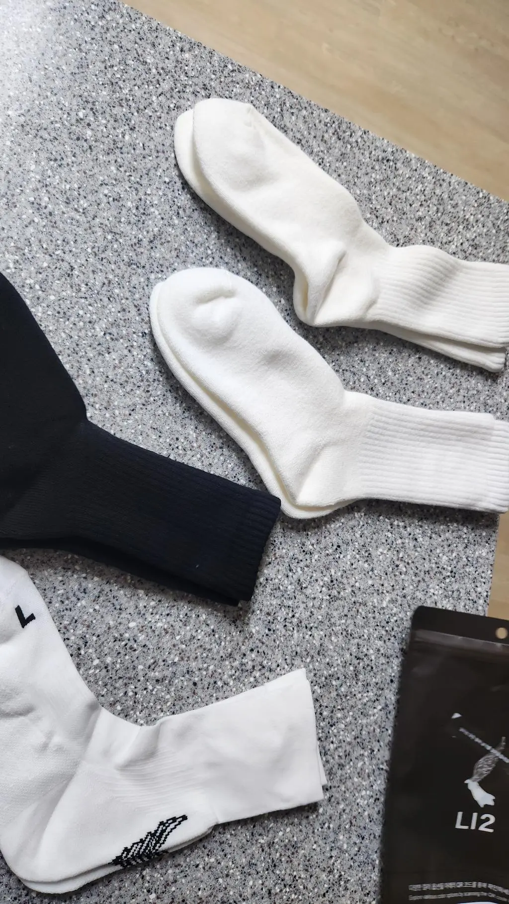 배송 진짜 빠르고 도톰하고 세일하고 너무 맘에들어요
