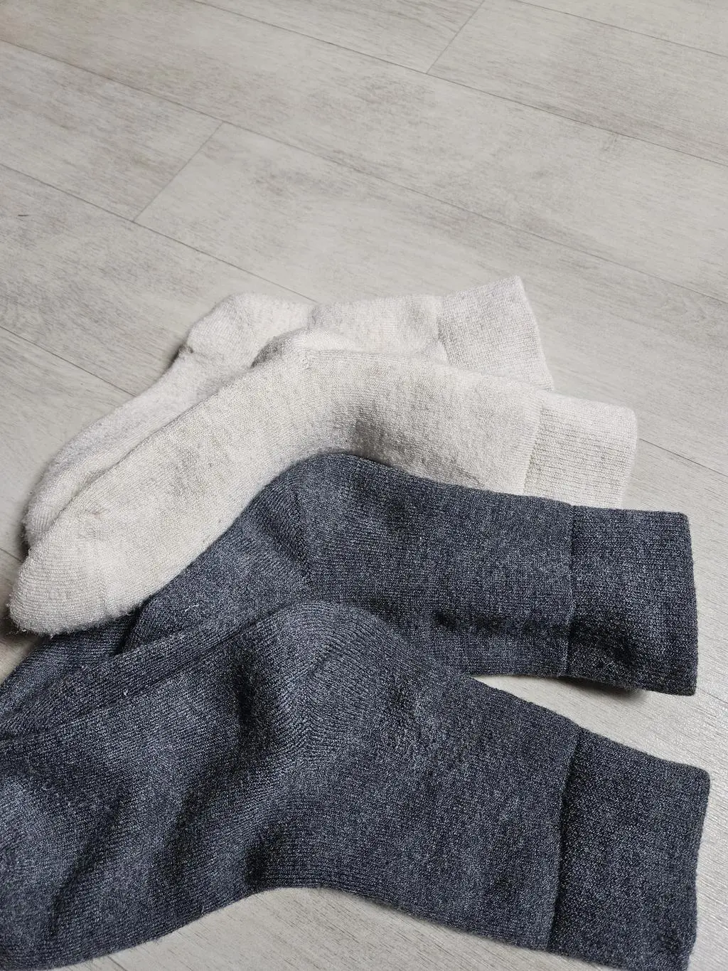 신어본 겨울 양말 중에 최고예요. 약간의 문제가 있었지만 바로 처리해주셔서 감사합니