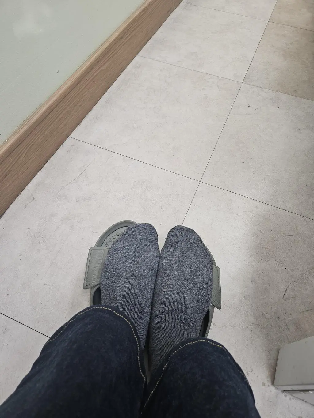 따뜻해요. 느낌도 좋아요. 감사했던 분들께 하나씩 선물했어요.