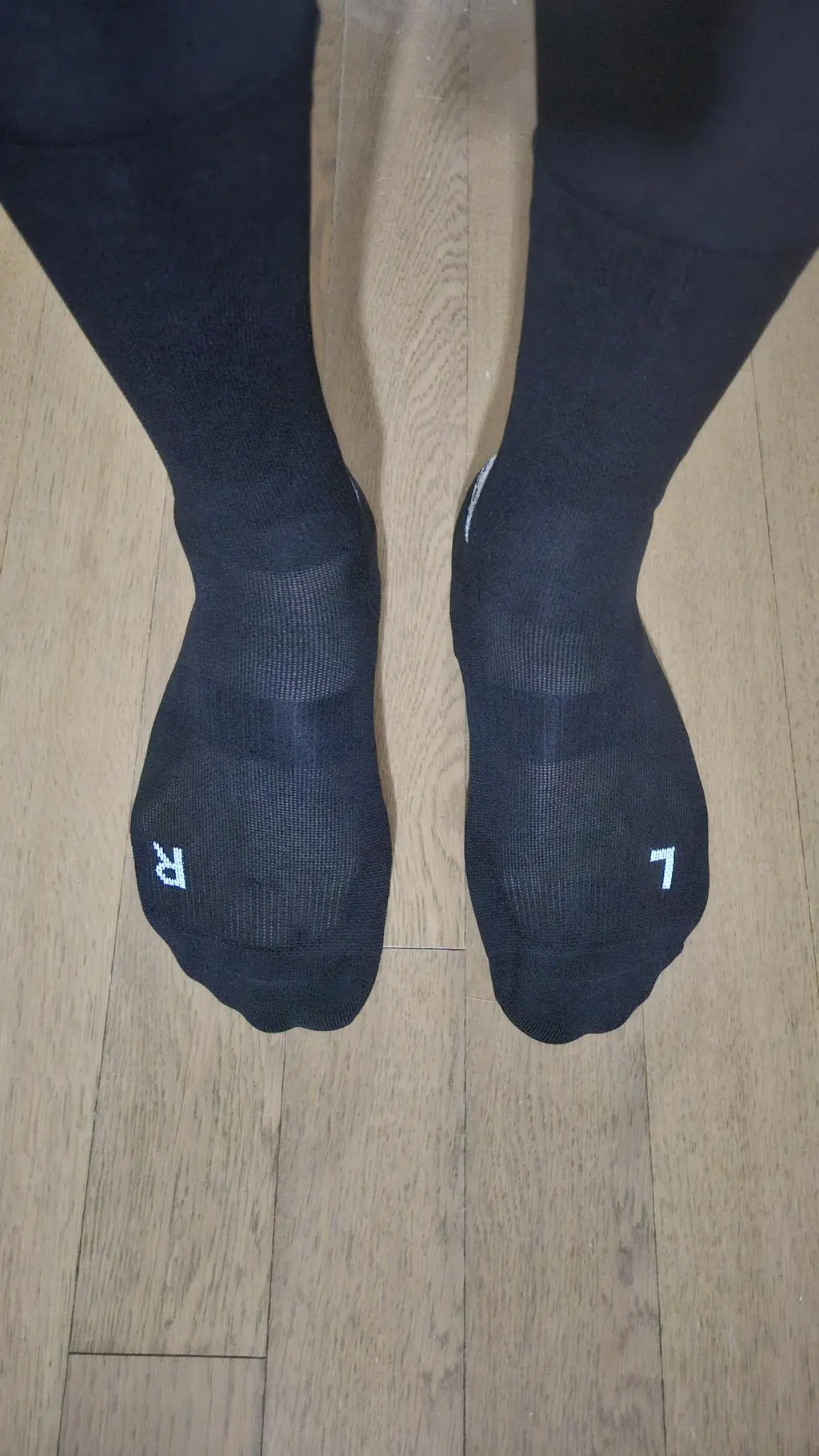 러닝용 양말 잘 못 신으면 발에서 열이나고 물집이 생기기도 하는데
