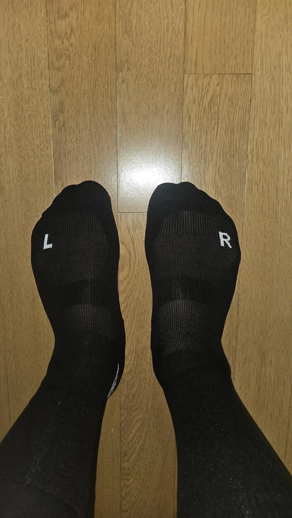 러닝용 양말 잘 못 신으면 발에서 열이나고 물집이 생기기도 하는데
