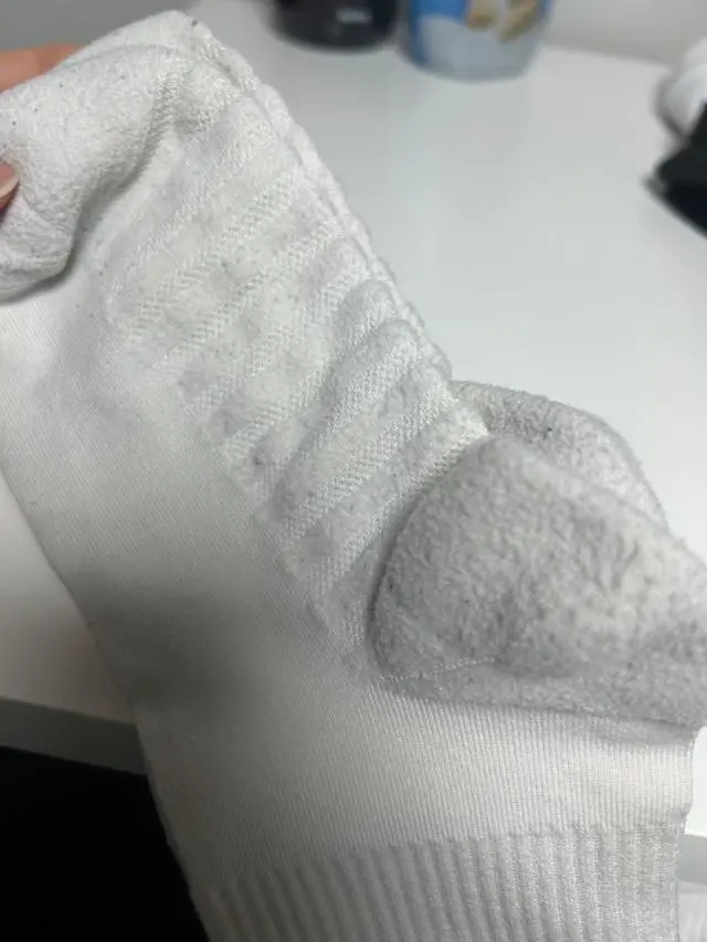 ㅠㅠㅠ보풀 너무 많이나요.. 조만간 다 버릴 것 같아여.....
