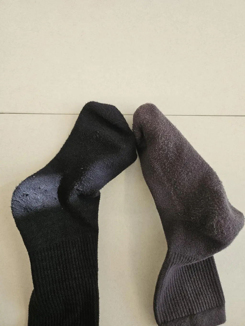 후...몇번 신도 안햇는디 뭔놈의 보풀이..ㅋㄱㅋㄱㄱㅋㄱㄱㅋㄱㄱㅋ세일한다고 이빠이사