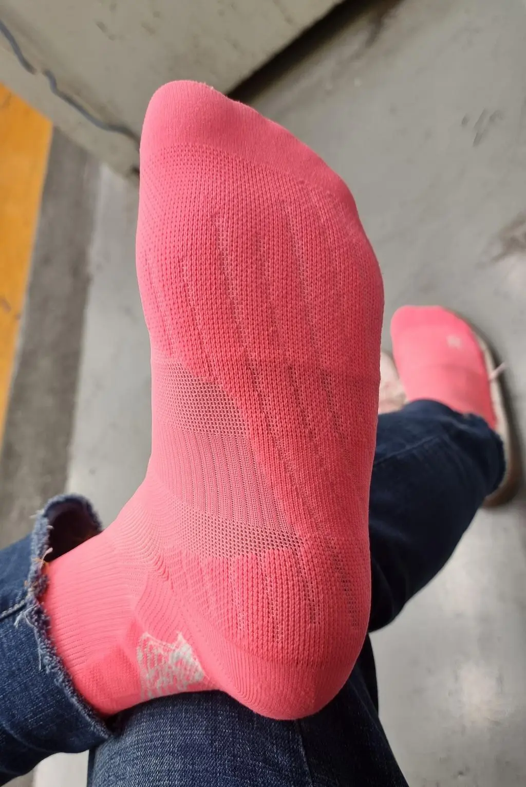 리투에서 출시한 여러 제품의 양말을 구매해서 신어본것 중에 블랙 윙 러닝 크루삭스가