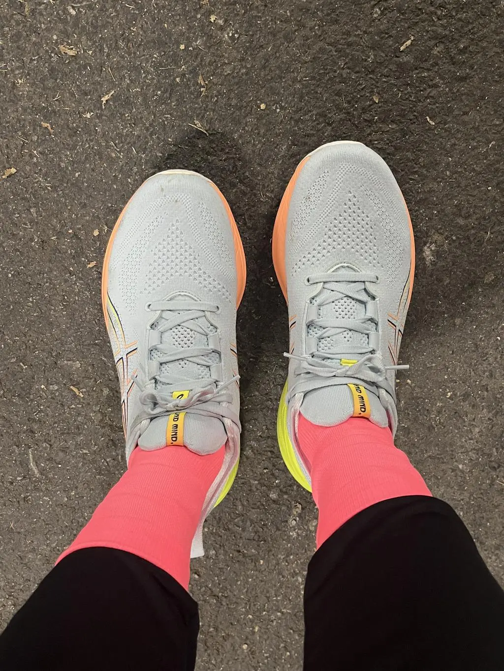 발을 쫘악 쪼여줘서 아주 좋아요!! 