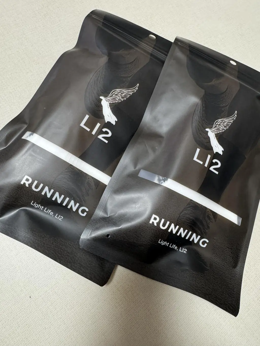 다른 스포츠 브랜드 양말만 신었었는데 리투꺼가 색도 다양하고 훨씬 좋네요!