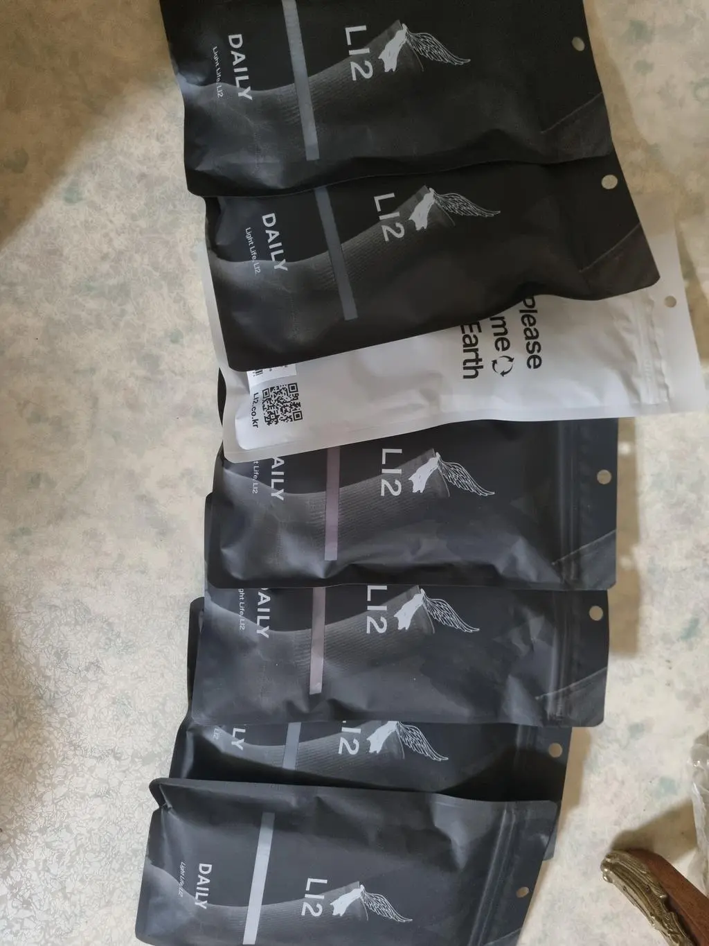 러닝삭스 울삭스도 잘신고 있고 데일리도좋아서 행사때 쟁여놓으려고 왔습니다  하루종