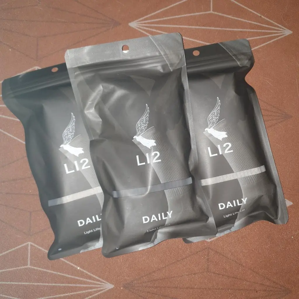 흘러 내리지않고 잘 맞습니다 