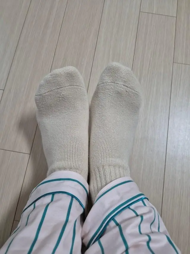 두껍고 따뜻해서 발도 안시렵고 너무 ㅈ늫아요
