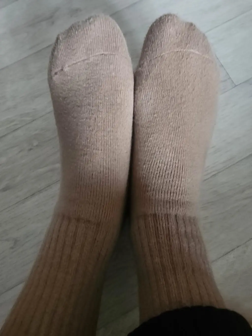 답답하고 불편해서 겨울에도 양말을 안신어요
