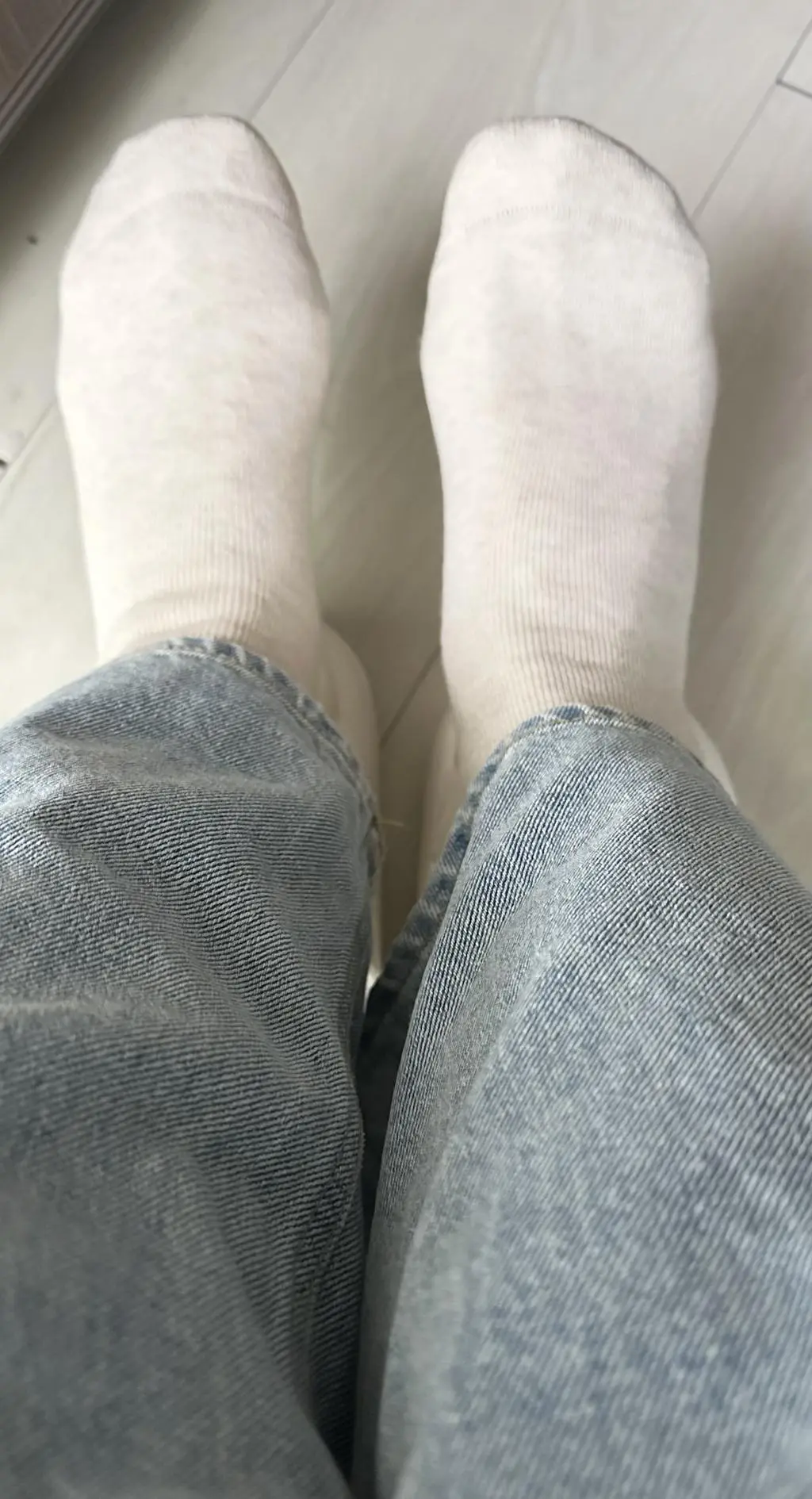 따뜻하고 착용감 좋아요. 딸 양말도 재구매합니다~
