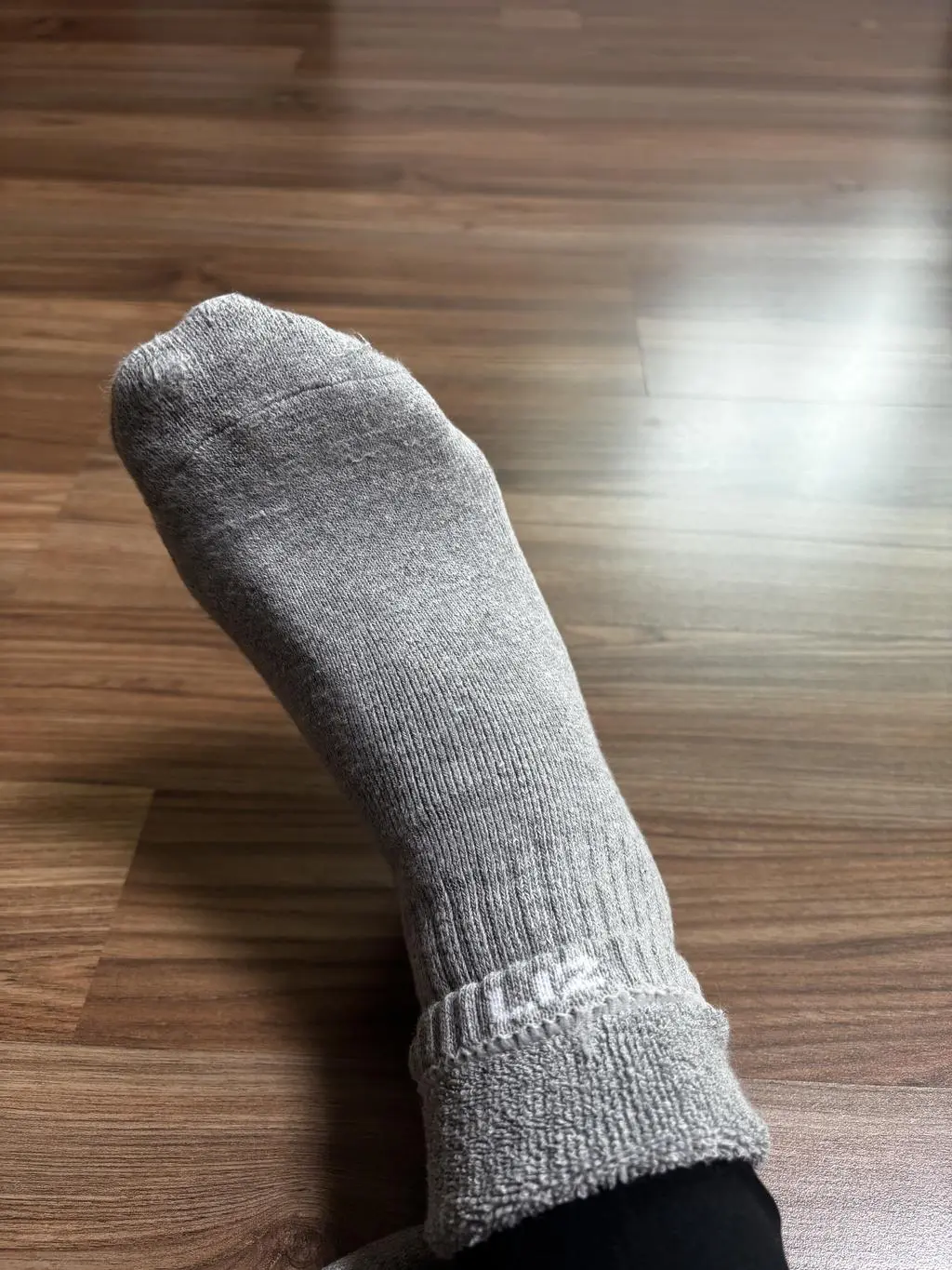 두께감이 있긴해서 운동화에 신기에는 좀 빡세요. ㅎ
