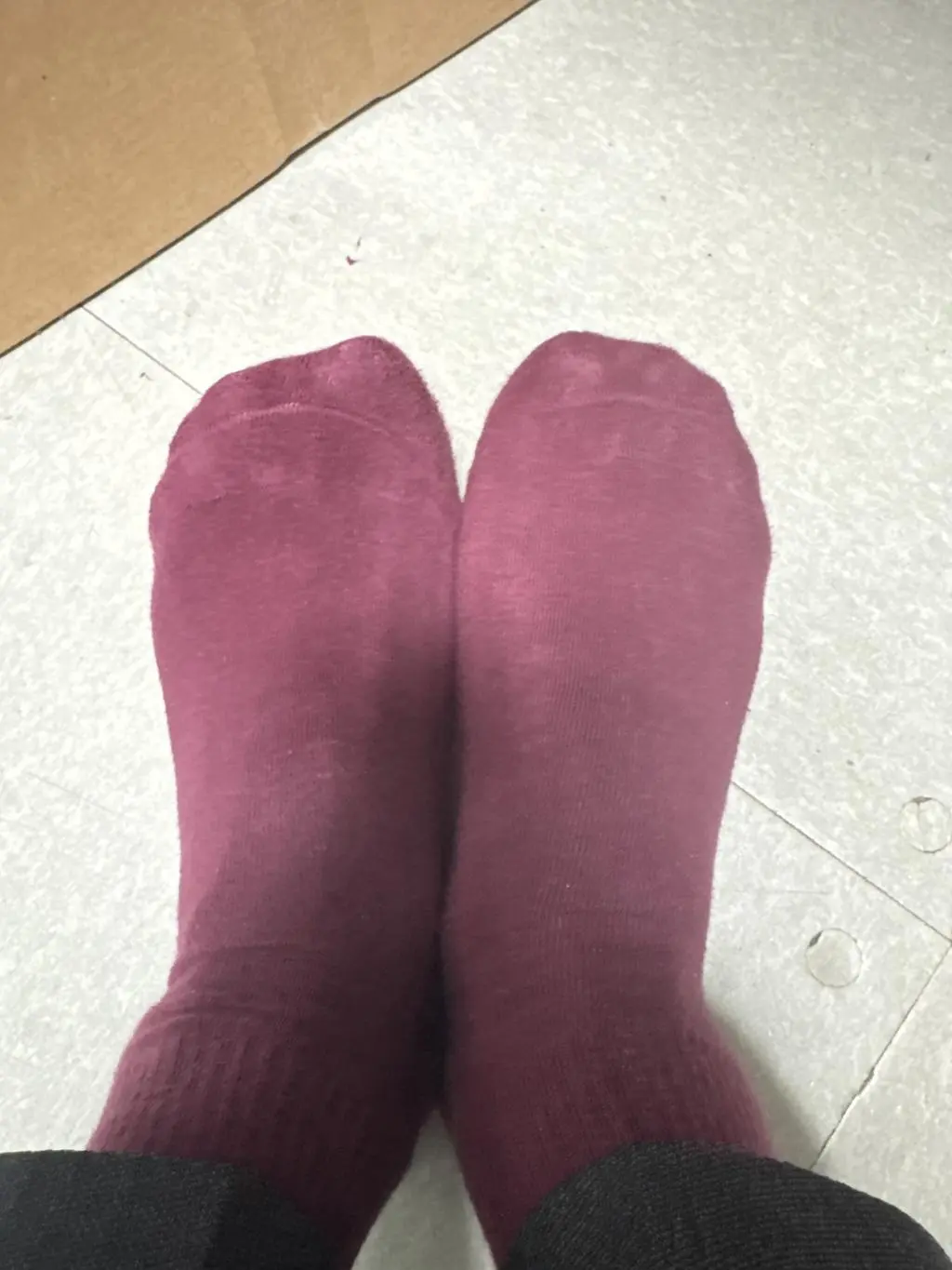 바닥이 도톰하고 잡아주는 느낌이 좋아요