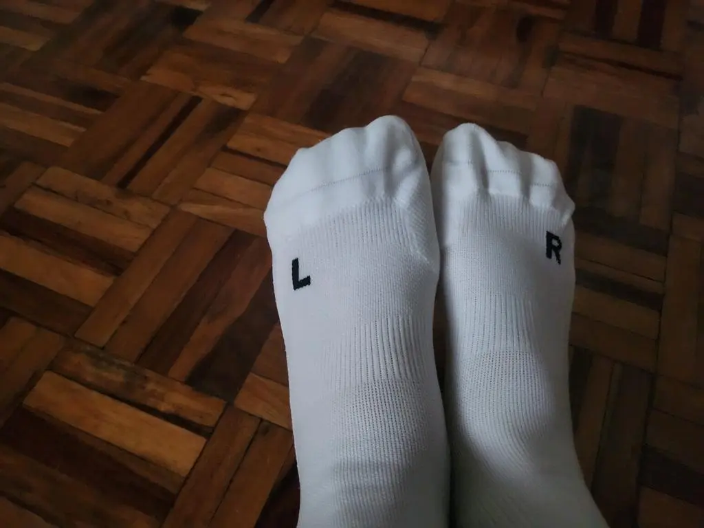 아들이 농구하고 오면 매번 발바닥이 아프다 해서 사줬는데, 하나도 안아프다며~~ 몇켤