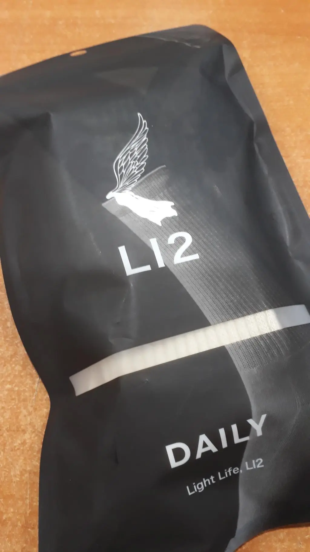 도톰하고 따뜻해요. 색상 예쁩니다. 보온성이 좋아서 겨울 양말로 아주 좋아요. 개별 포