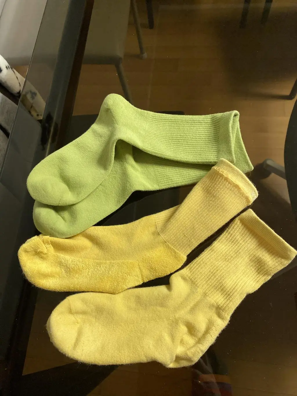 양말이 정말 보드랍고 발이 보호받는 느낌이 들어요..저희3가족 사이즈별로 골고루 7개