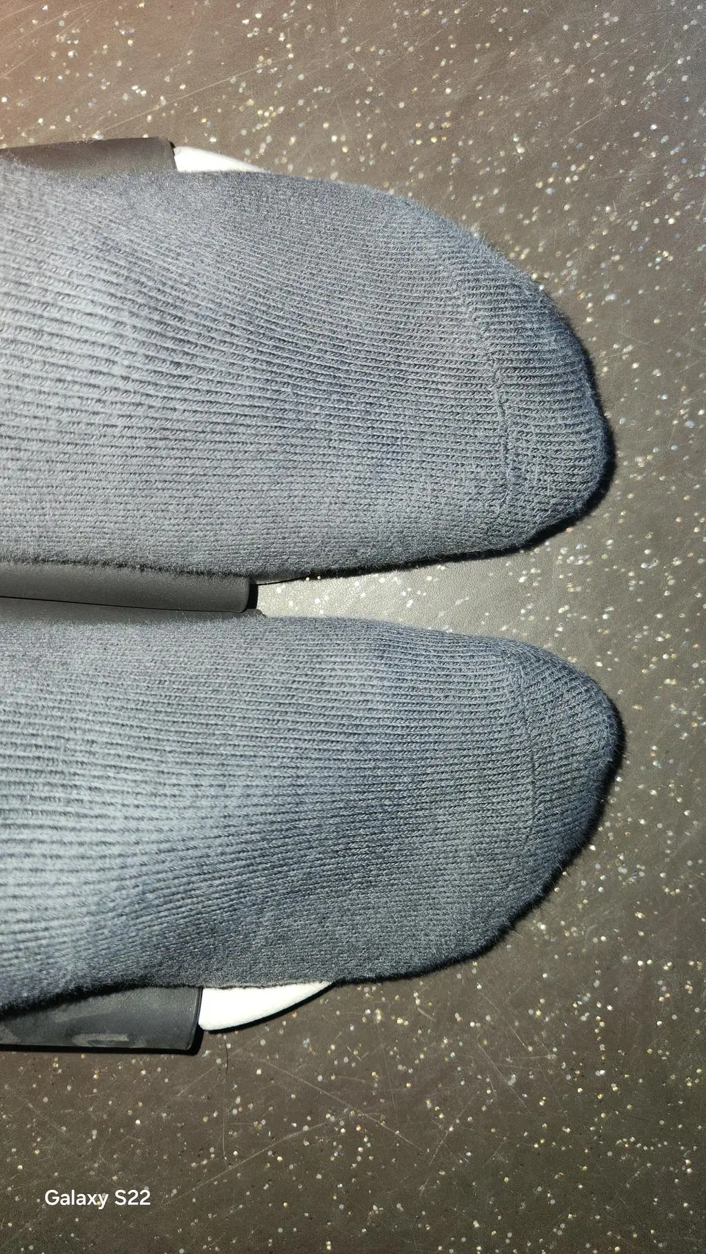 지금껏 신어본 양말중 가장 부드럽고 편한것 같아요. 
