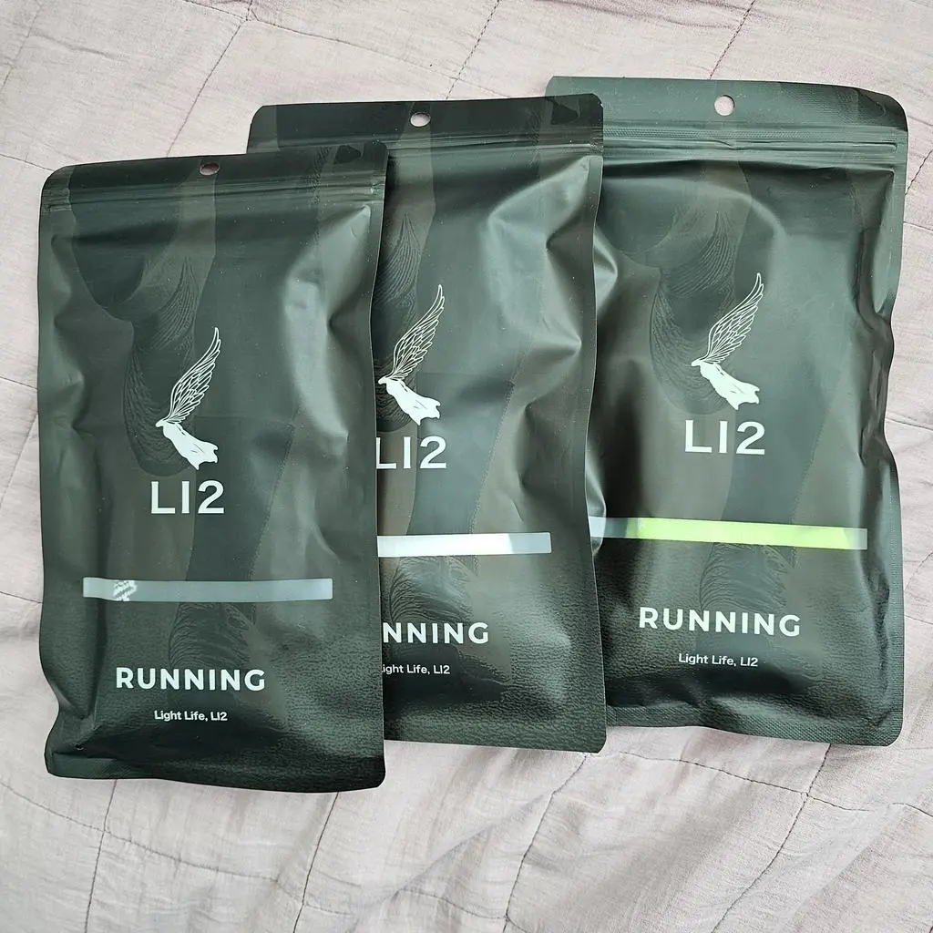 제가 산으려고 샀는데 맘에 듭니다. 좀 더 신어보고 좋으면 더 주문할게요.