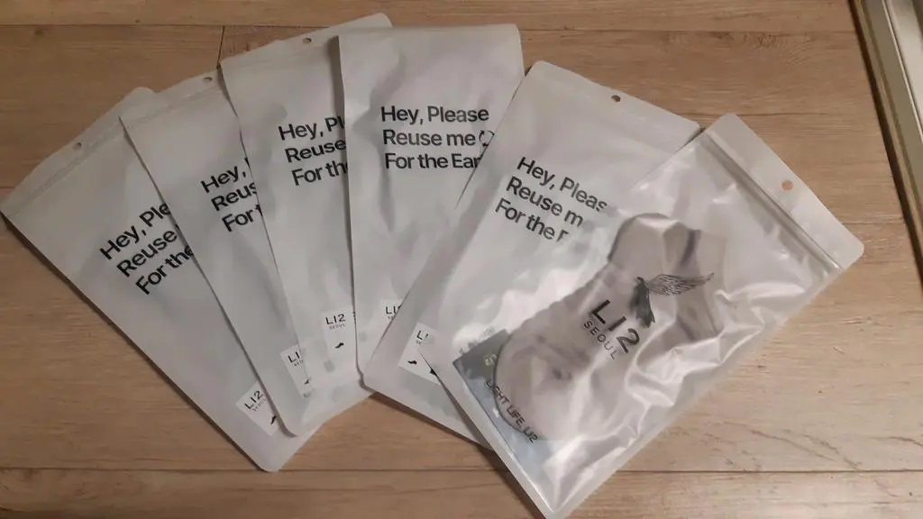 땀이 많은  저로써는 일단 만족하여  사계절용으로 신을 듯 하네요.
